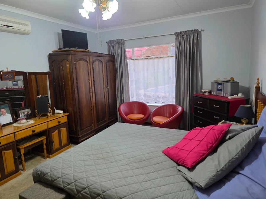 4 Bedroom Property for Sale in Heuwelsig Free State
